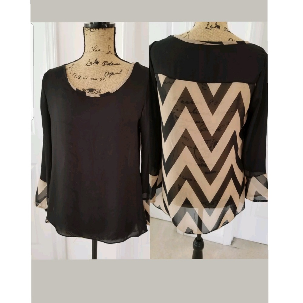 Sheer blouse solid front Chevron back classy